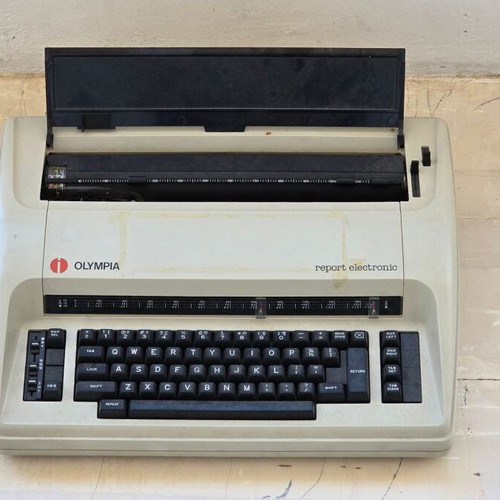 Olympia electric typewriter used