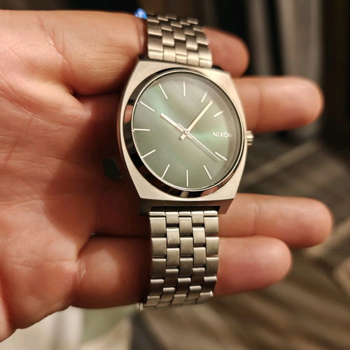 Nixon The Time Teller watch like new, silver