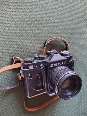 Zenit 12xp camera like new with case