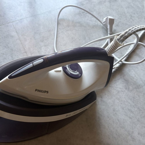 Philips steam iron used, functional