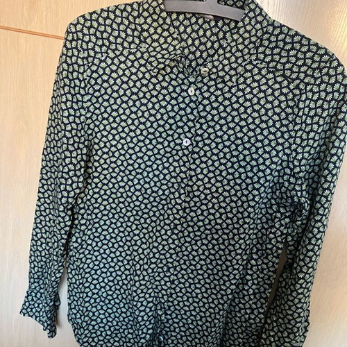 Shirt medium black with green flower like new