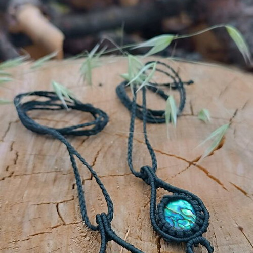 Macrame necklace with abalone new, black