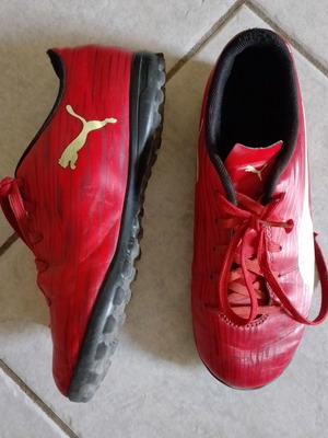 Puma football shoes used, red, size 35.5