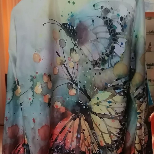 Shein women's synthetic shirt with butterflies like new, multicolor