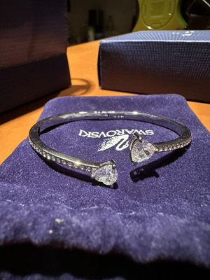 Swarovski Attract Soul Heart Bangle like new, silver