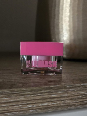 Babe Glow Lip Mask new