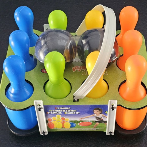 Bowling set for kids new, 10 pins and 2 balls