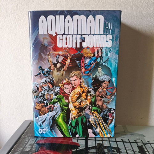 Aquaman by Geoff Johns Omnibus like new