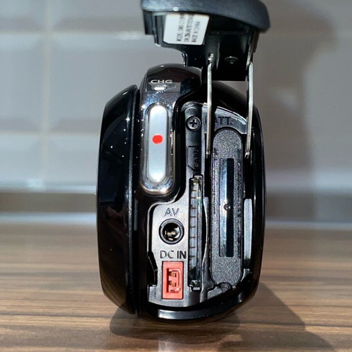 Samsung SMX-C10 Metalic Red camcorder new