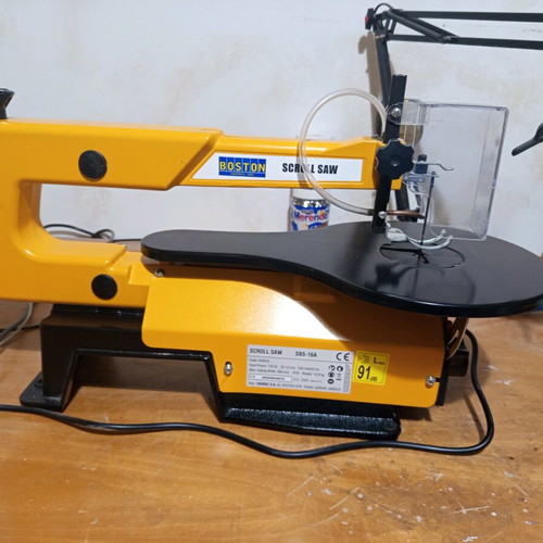 Boston scroll saw new in box with warranty and free blades