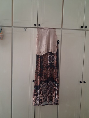 Set On Line colorful skirt and blouse medium like new