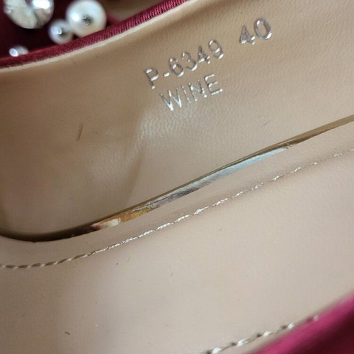 Velvet wine red pumps with decorative pearls, new, size 40