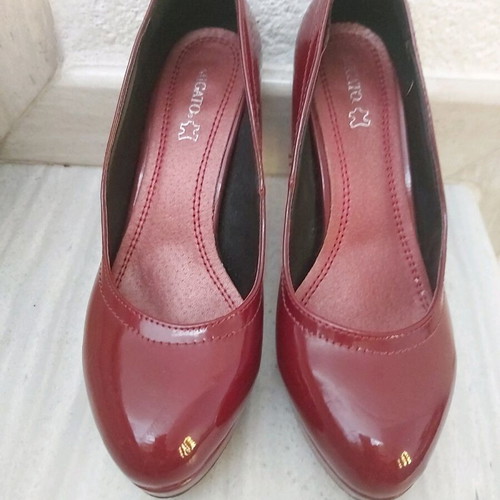 Patent leather pumps burgundy like new, 8 cm heel