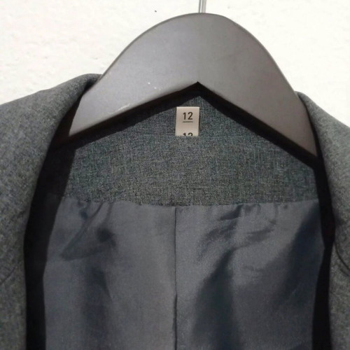 Long mid-length gray blazer like new, size 12