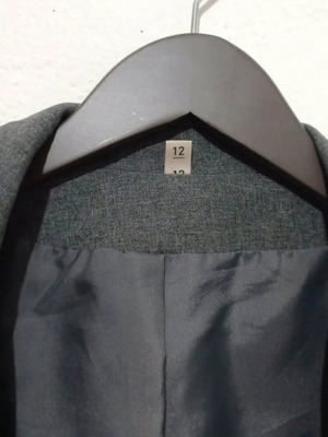 Long mid-length gray blazer like new, size 12