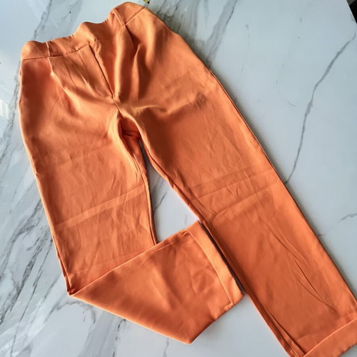 Orange pants size M, worn twice, like new