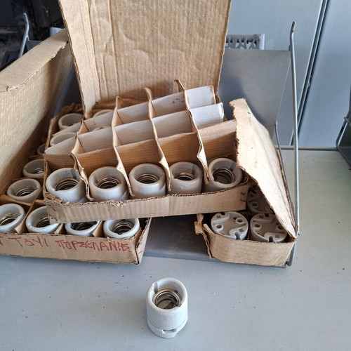 Porcelain E27 Lamp Holders ADELES F524 B-1 New, pack of 49