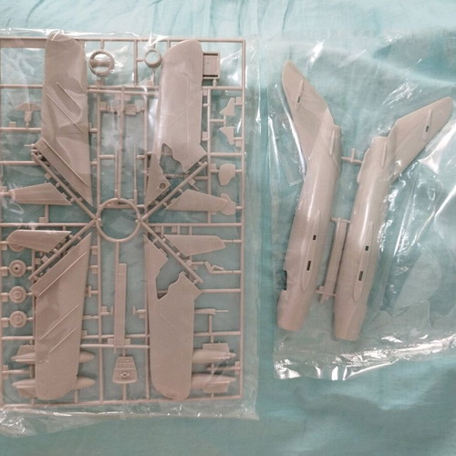 MIG-17F model airplane 1:48 like new