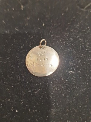 Silver pendant like new