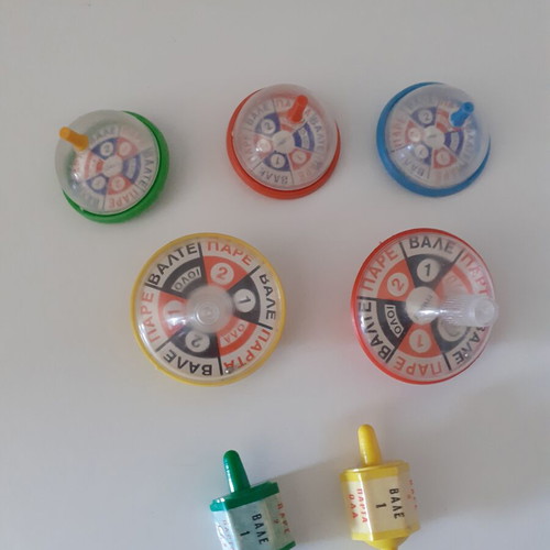 Spinning Tops like new, full set