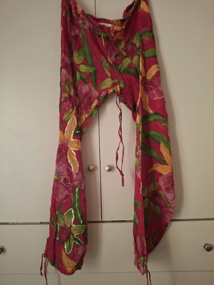 Women's beach wear pants like new, multicolored, size L