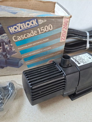 Hozelock Cascade 1500 Fountain and Waterfall Pump new in box
