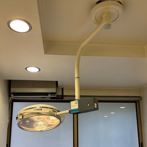 Surgical Light used