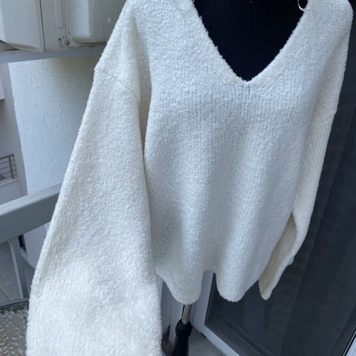 Hugo Boss white sweater new, size XL