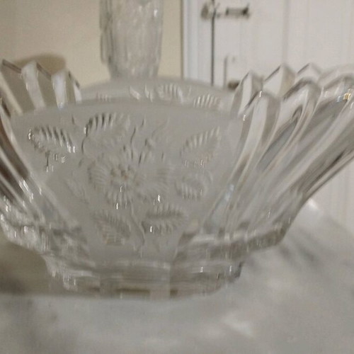 Oval crystal bowl 30 centimeters like new