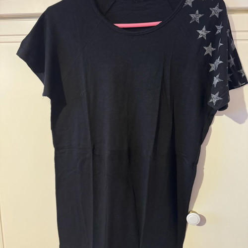 No name men's T-shirt S slim fit black like new with stars