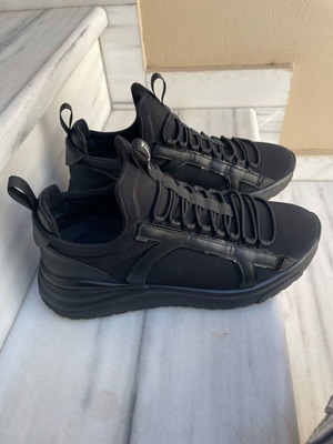 Salvatore Ferragamo Sneakers σε άριστη κατάσταση, νούμερο 44, μαύρα, δερμάτινα και αδιάβροχο ύφασμα