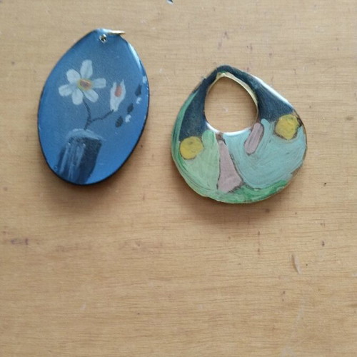 Pendant like new, set of two pieces