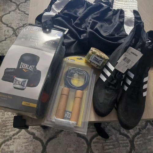 Boxing set new, all unused