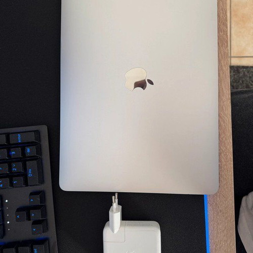 MacBook Pro 13" (2020) Apple M1 8GB RAM 512GB SSD