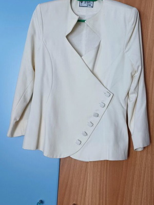 Beige women's suit with jacket and skirt, size L 40 12