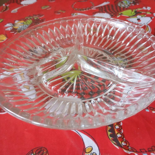 Vintage glass plate with three compartments like new