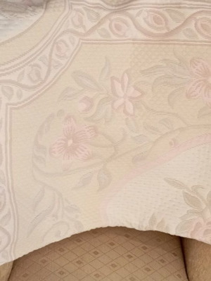 Bedspread used with embossed designs 250x210