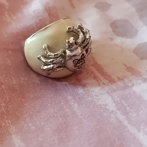 Unique ring with rhinestones, beige and silver