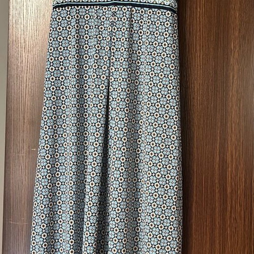 Dress No S, extremely impressive, for morning and evening.