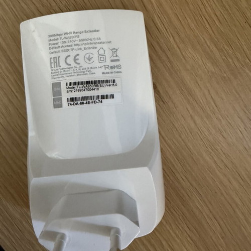 TP-Link TL-WA850RE Wi-Fi Range Extender like new, 2.4 GHz, 300 Mbps