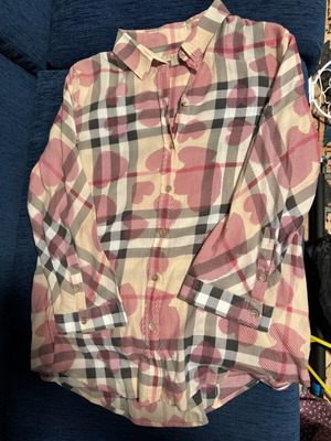 ΠΟΥΚΑΜΙΣΟ ΑΥΘΕΝΤΙΚΟ BURBERRY ΣΕ ΕΞΑΙΡΕΤΙΚΗ ΚΑΤΑΣΤΑΣΗ.