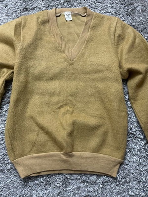 Women's mustard V-neck sweater used