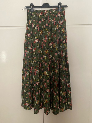 Floral long skirt Badila like new, green