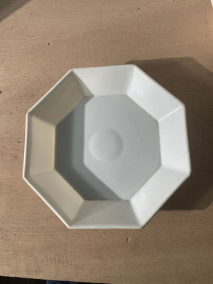 Plastic polygonal white plant pot saucers 15.5 cm pack of 62 new