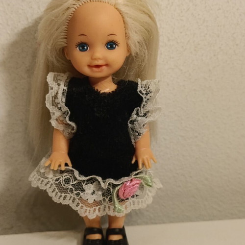 Shelly Kelly Barbie dolls, Mattel, 1994-2008