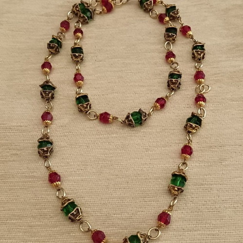 Vintage long necklace with glass beads, adjustable clasp