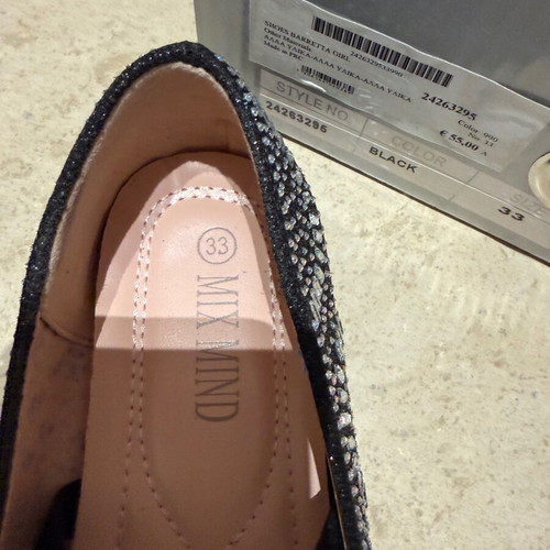 Mix Mind black ballerinas like new, size 33 with crystals
