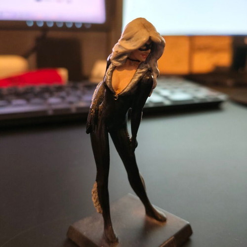 Black Cat Eaglemoss Marvel Classic figurine with magazine like new