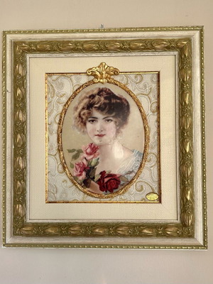 Italian classic frame new with porcelain plate and gold frame