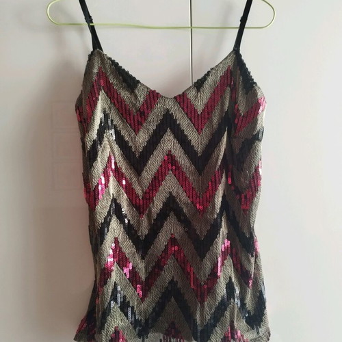 Piazza Italia sequin top new, size M, black and red